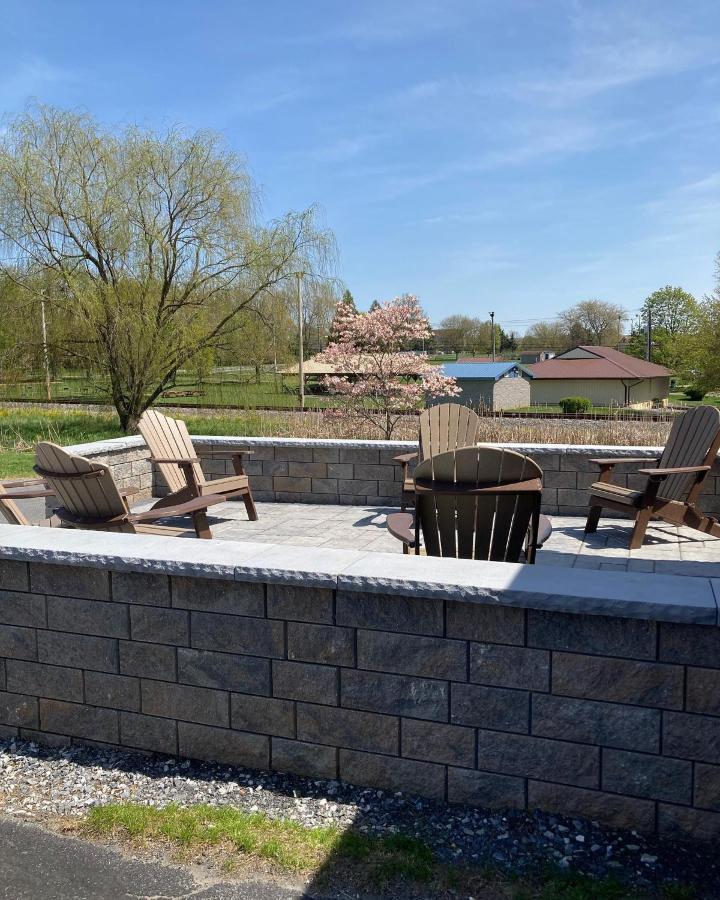 Country Squire Inn And Suites New Holland ภายนอก รูปภาพ