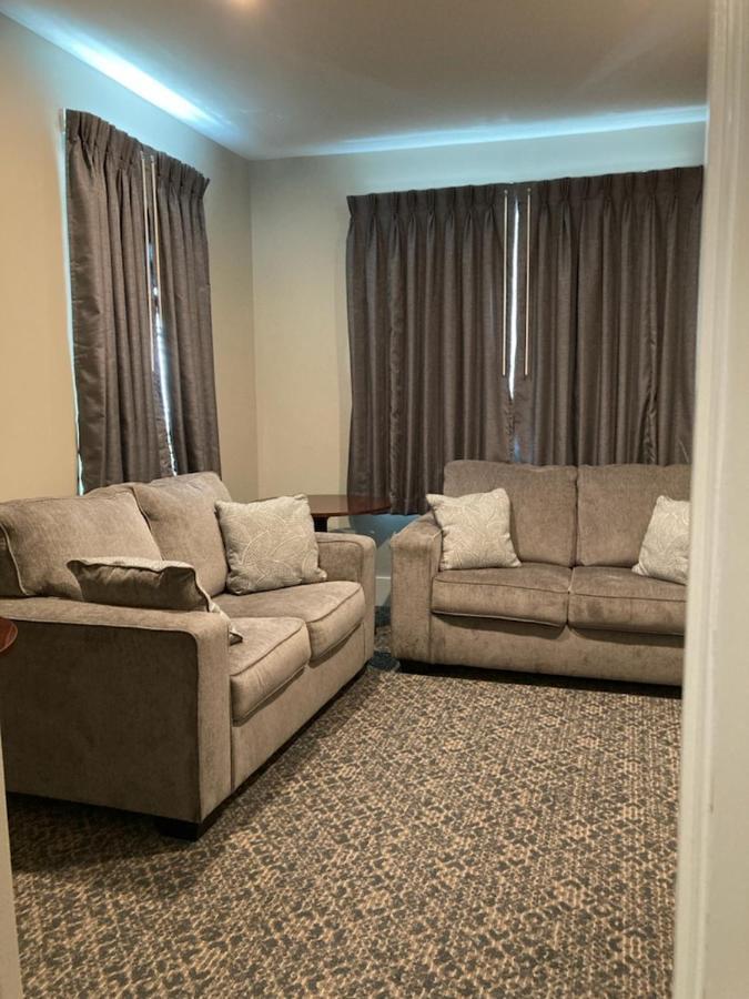 Country Squire Inn And Suites New Holland ภายนอก รูปภาพ