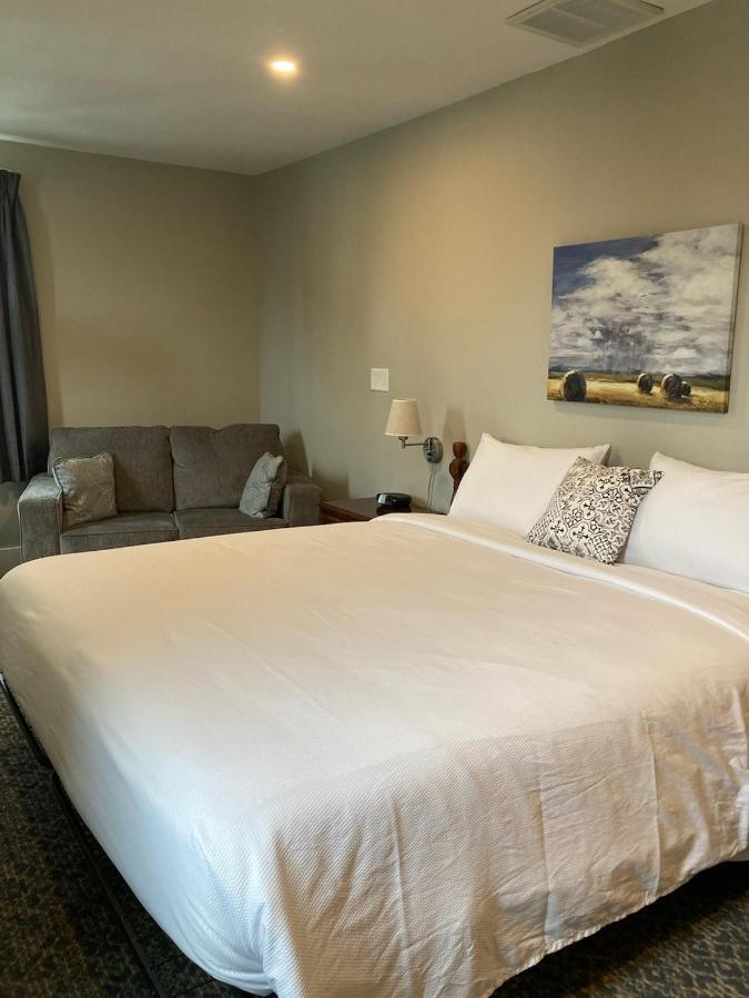 Country Squire Inn And Suites New Holland ภายนอก รูปภาพ