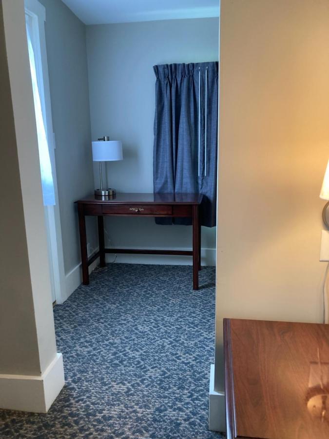 Country Squire Inn And Suites New Holland ภายนอก รูปภาพ